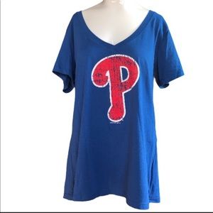 Philadelphia Phillies size XL v-neck tee